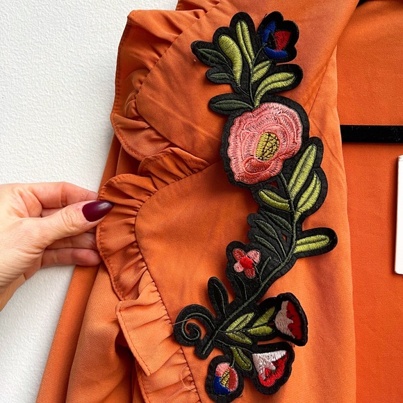 NWT orange double breast blouse with ruffles and flower embroidery - Picture 4 of 4
